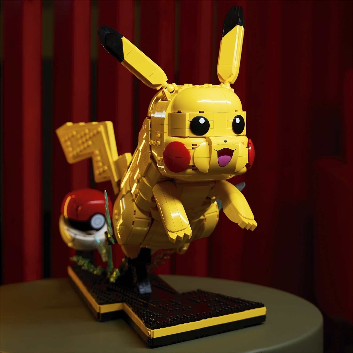 LEGO® Pokémon™ Pikachu & Poké Ball